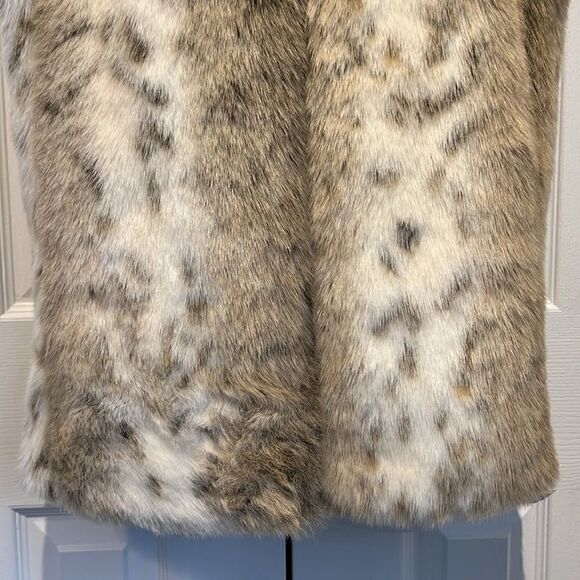 Le Chateau Faux Fur Vest Size Small‎ - Picture 3 of 9